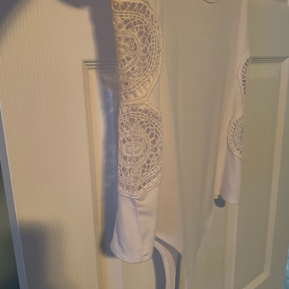 White Guess bodysuit - Picture 2 of 3